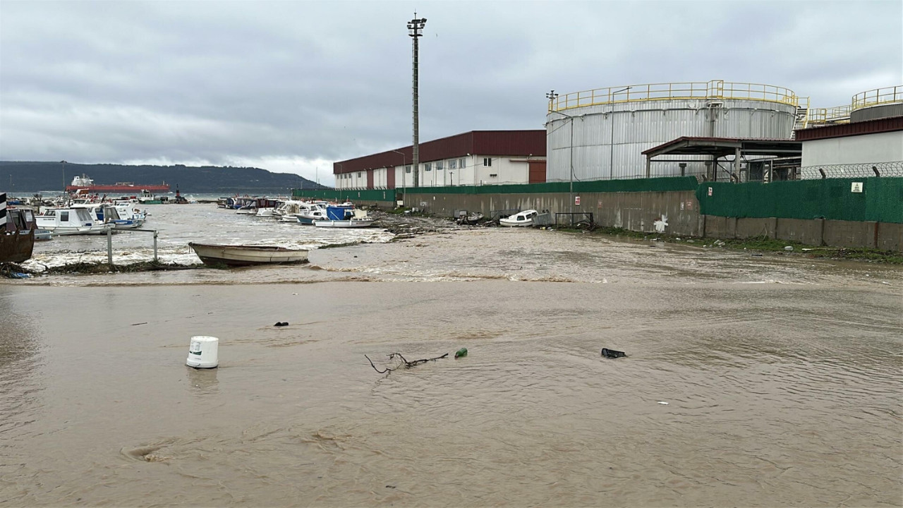 Kepez Çayı yine taştı