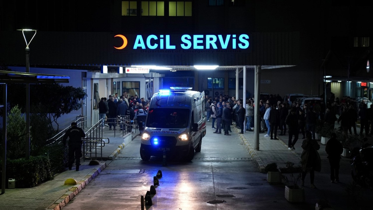 14 yaşındaki ikiz kardeşleri bıçakladı