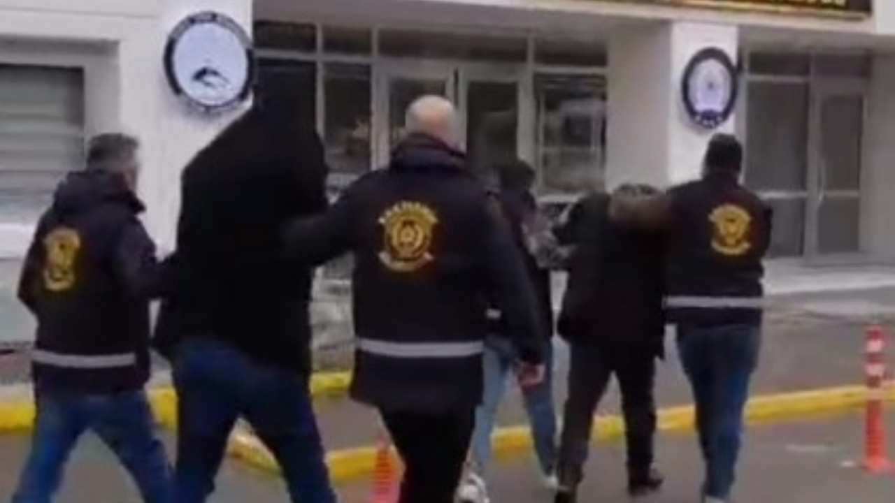 Az kalsın satıyorlardı: Yakalandılar