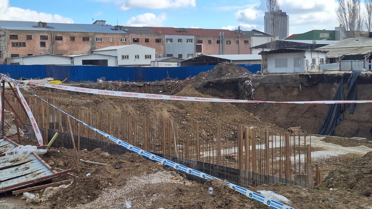 Göçük altında kalan işçi öldü