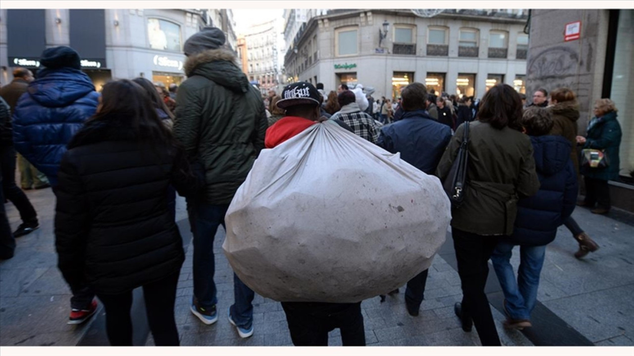 İspanya’da 500 bin göçmene oturum izni planı kriz çıkardı