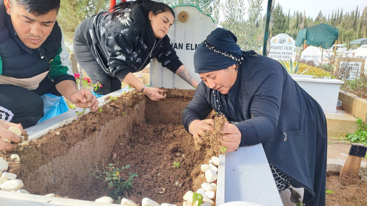 Oğlunun mezarını görünce yıkıldı