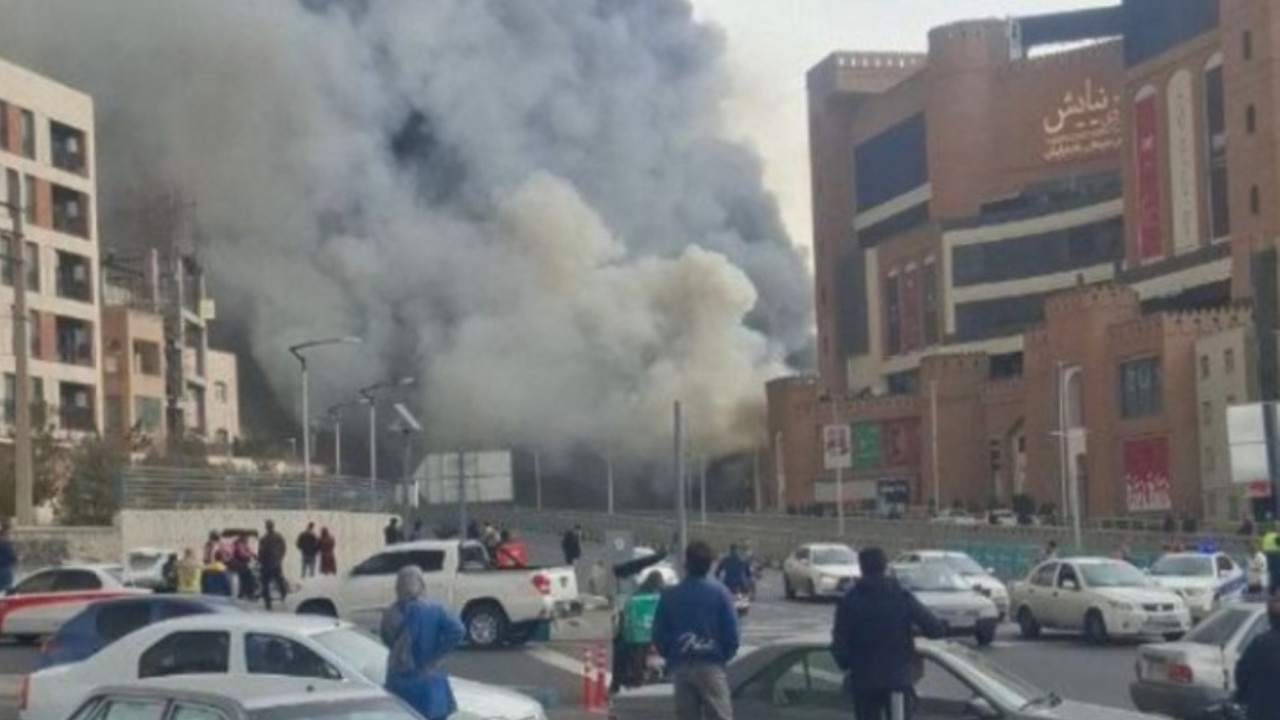 Tansiyonun yüksek olduğu İran'da büyük yangın