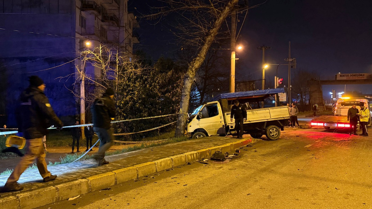 Akılalmaz kaza! Kazada savrulan stepne yayayı ağır yaraladı