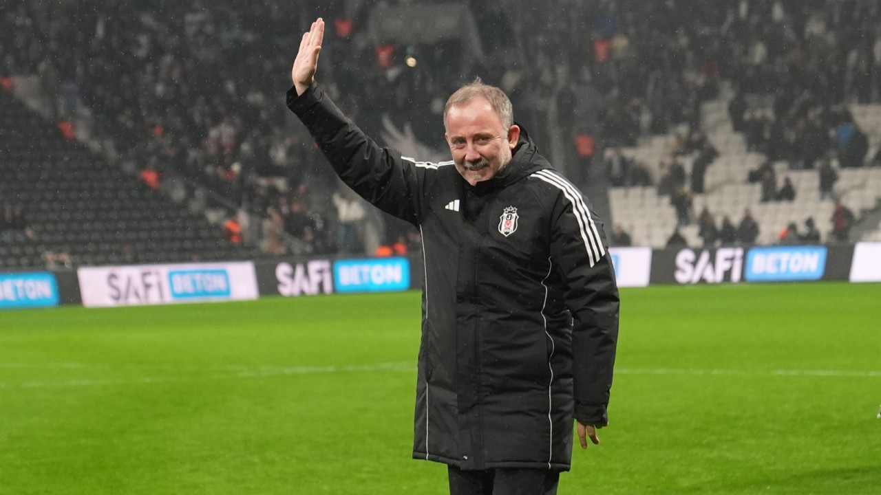 Bir sol beke bir de kaleye