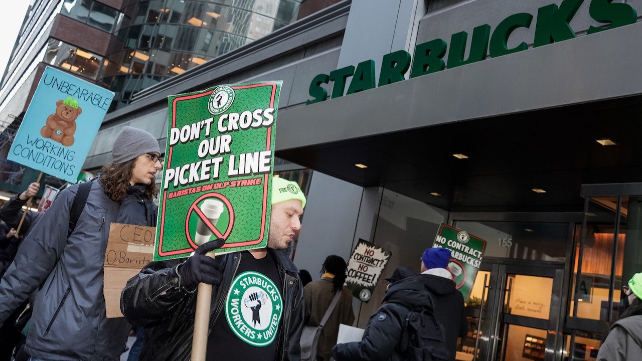 Çalışanlardan çağrı: Starbucks uygulamasını silin