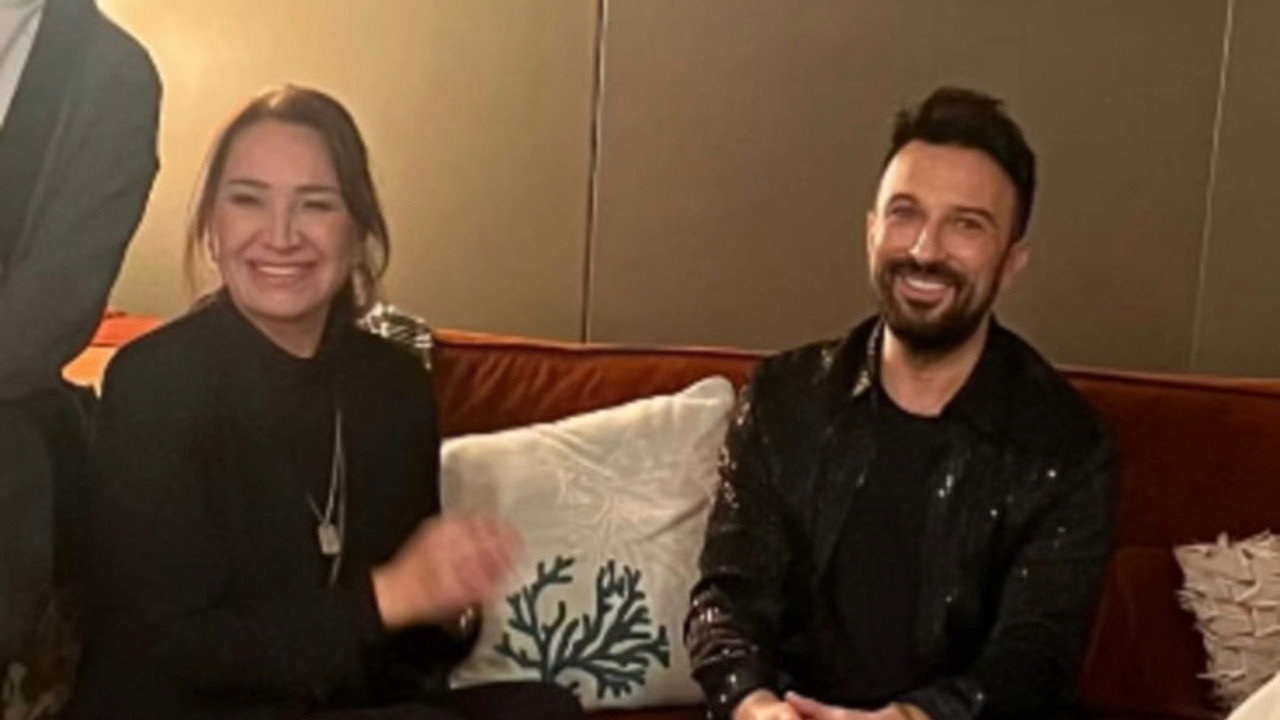 Demet Akbağ’dan Tarkan’a kuliste sürpriz ziyaret