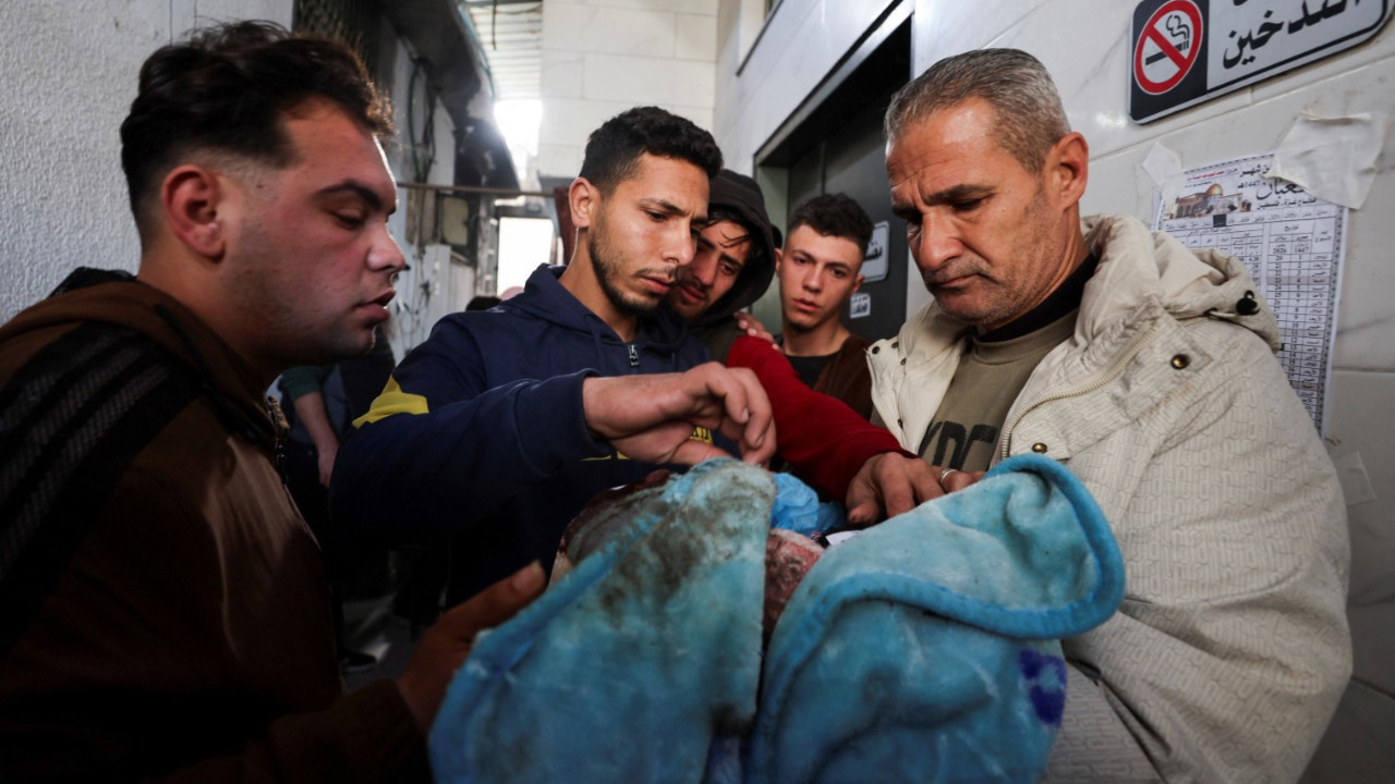 İsrail çadırları vurdu, çocuklar öldü