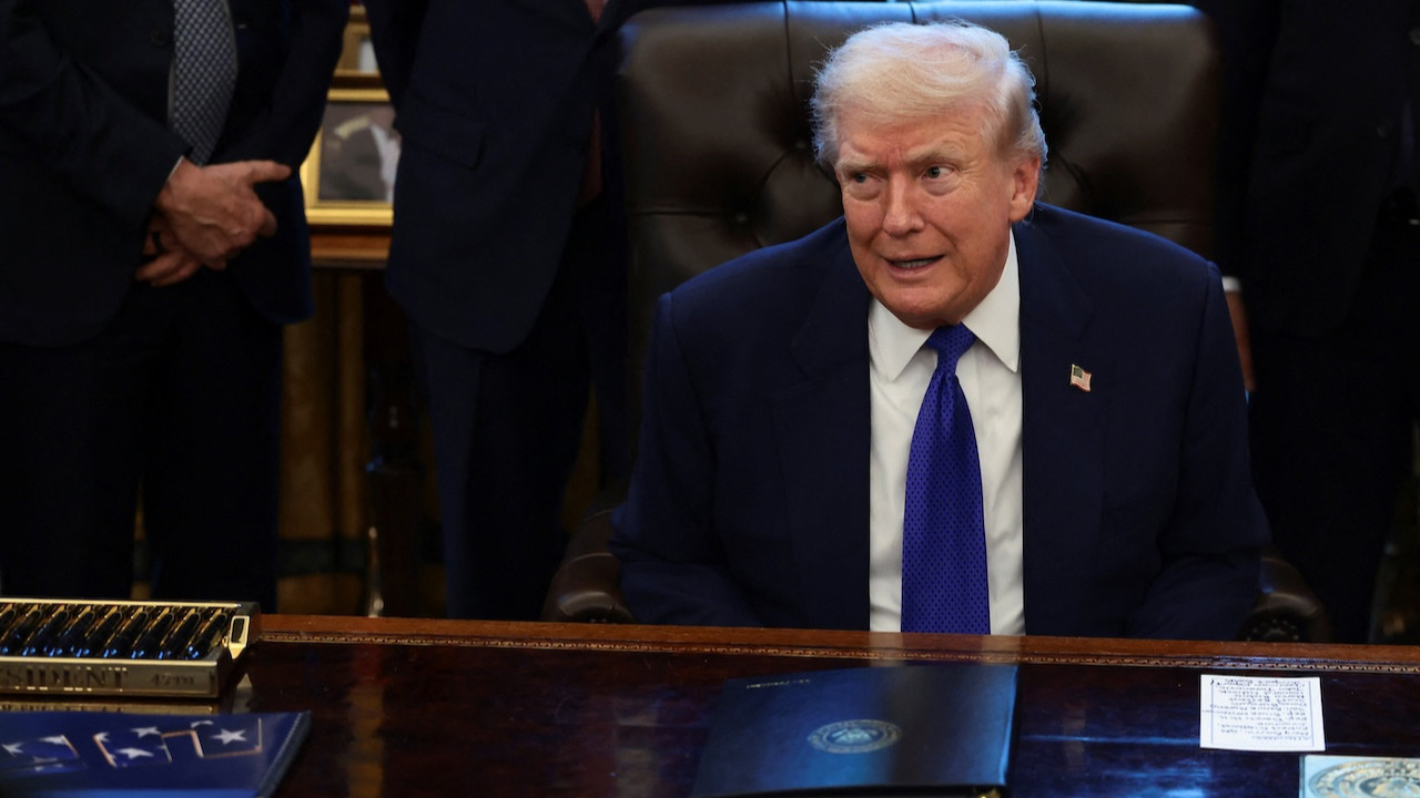 Trump kameralar önünde gazeteciyle atıştı