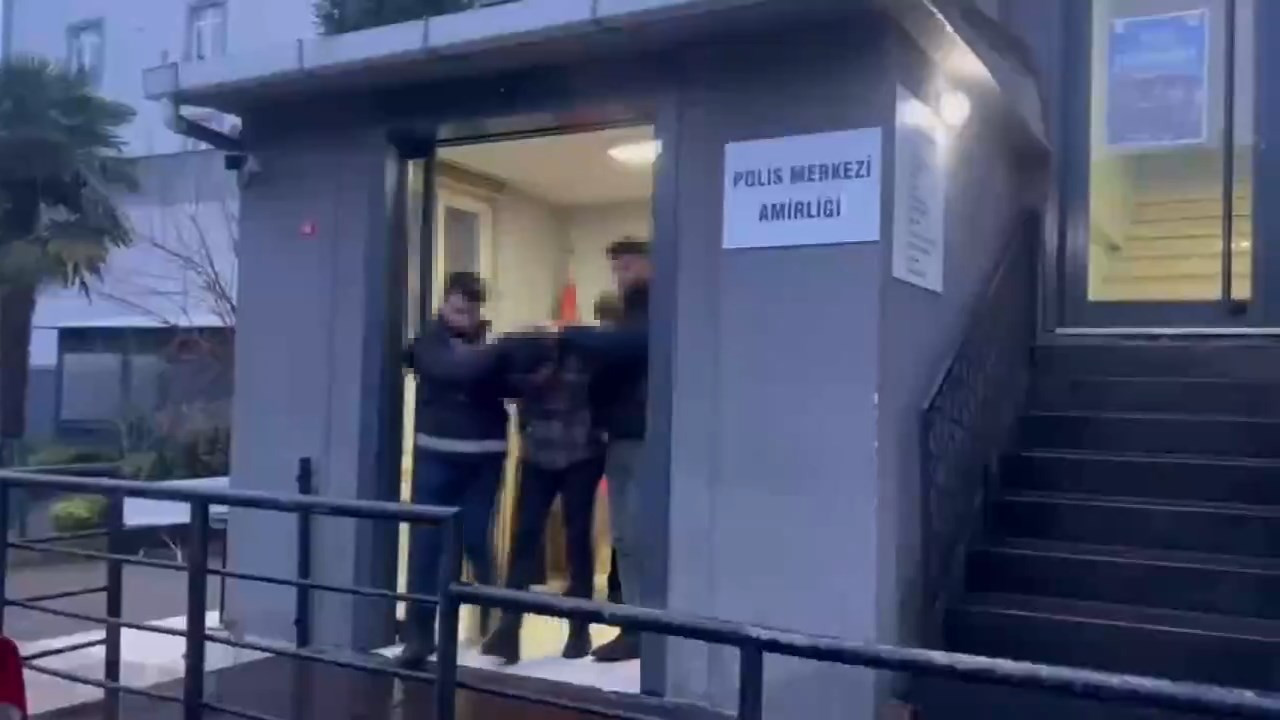 Ümraniye'de kaçak silah operasyonu: 6 şüpheli tutuklandı