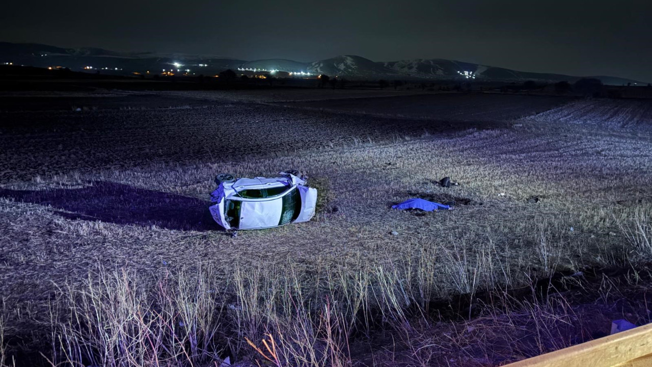 Otomobil şarampole yuvarlandı: 1 ölü, 1’i ağır 4 yaralı