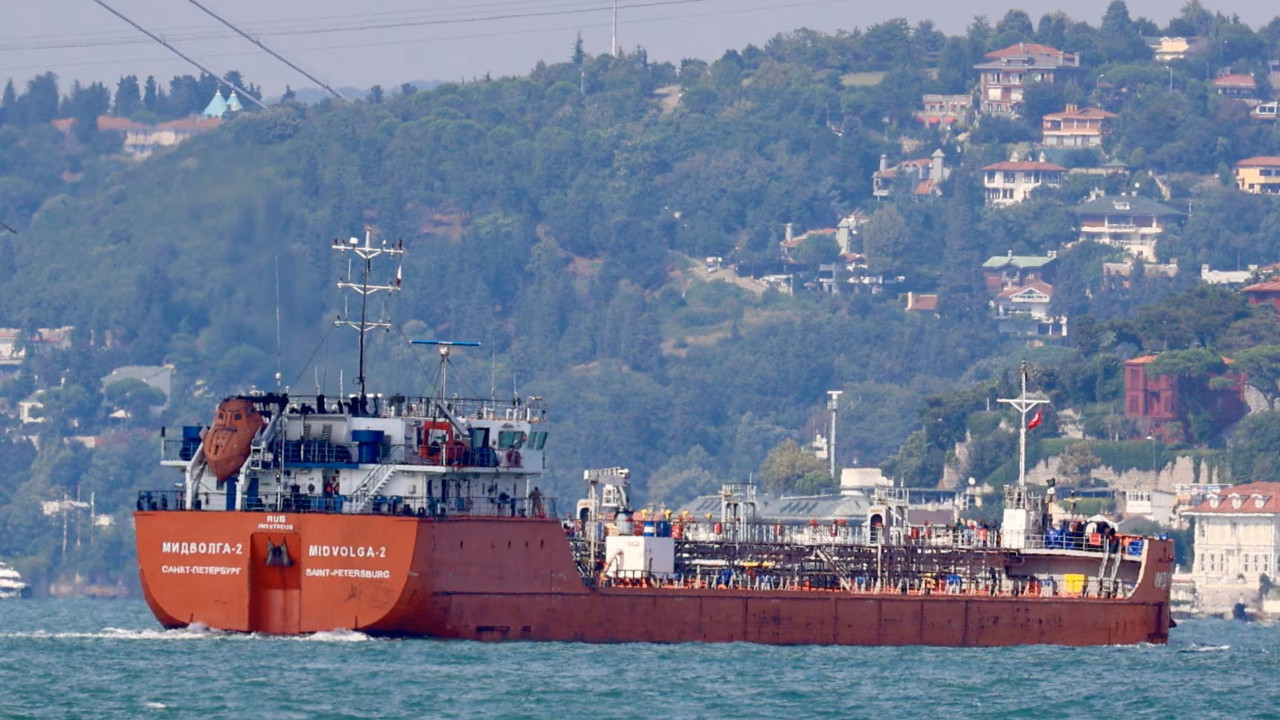 Rusya ve İran'a petrol şoku: Türkiye de rota değiştirdi