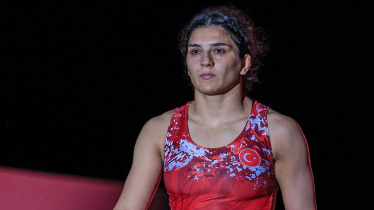 Nesrin Baş'tan gümüş madalya