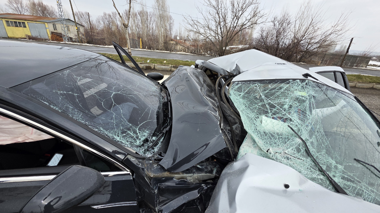 Bingöl'de feci kaza: Ölü ve yaralılar var