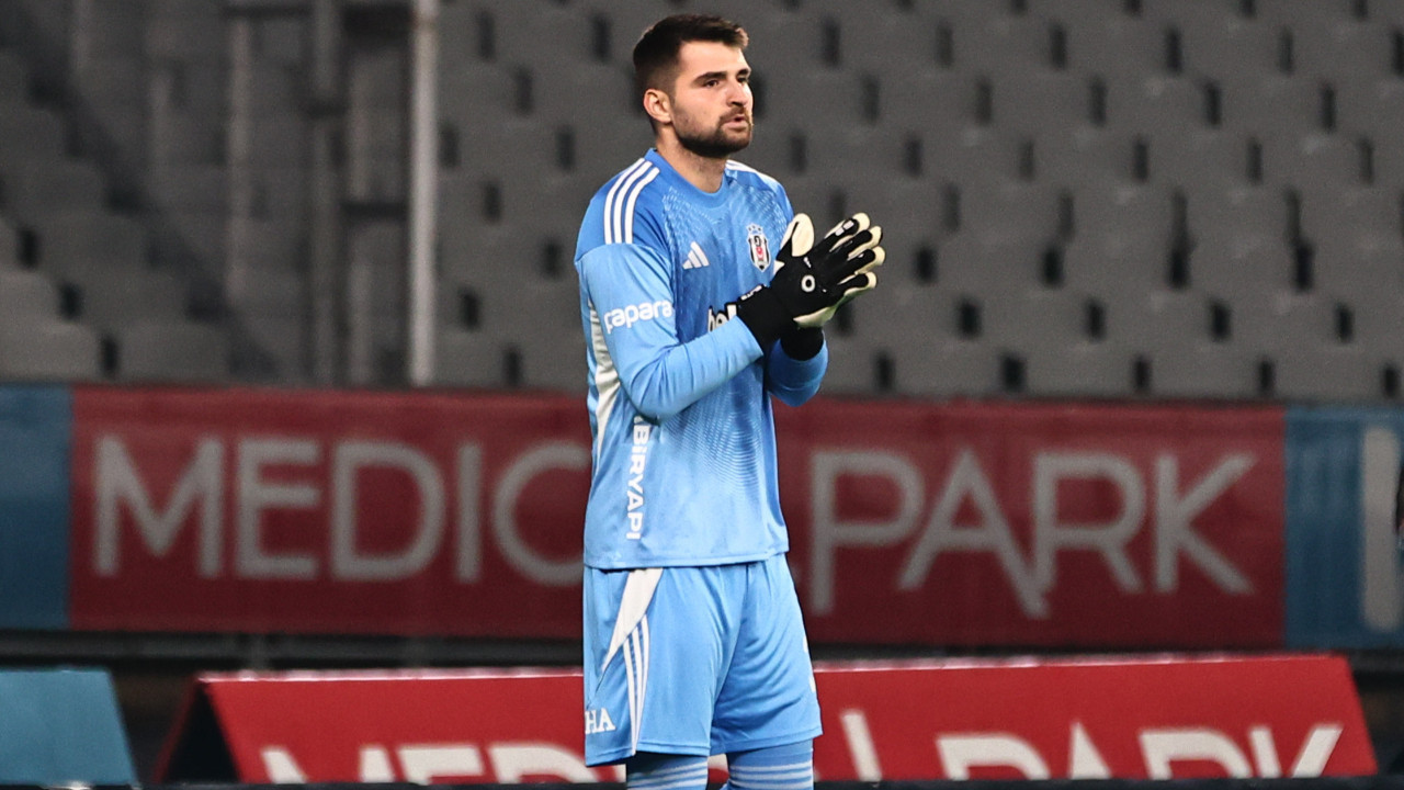 Ersin Destanoğlu önce alkışlandı, sonra ıslıklandı!