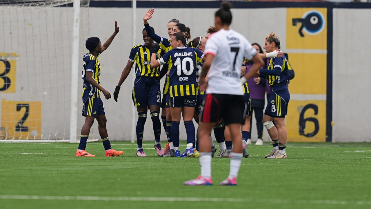 Fenerbahçe 5 gollü derbide Beşiktaş’ı rahat geçti: 4-1