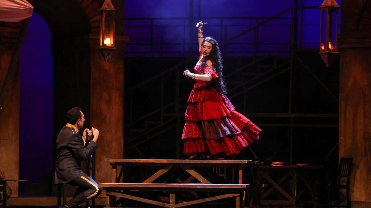 Güçlü kadın Carmen opera sahnesinde