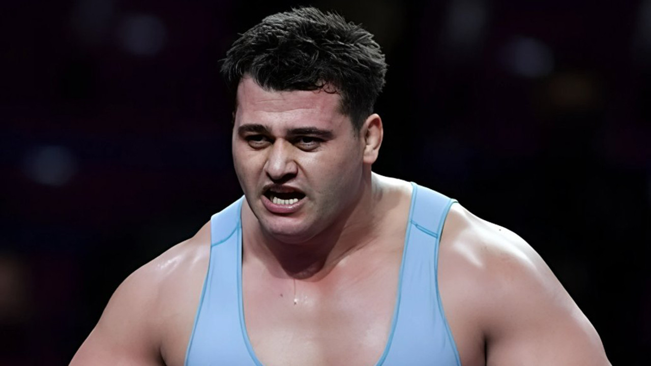 Rıza Kayaalp altın madalyayla döndü!