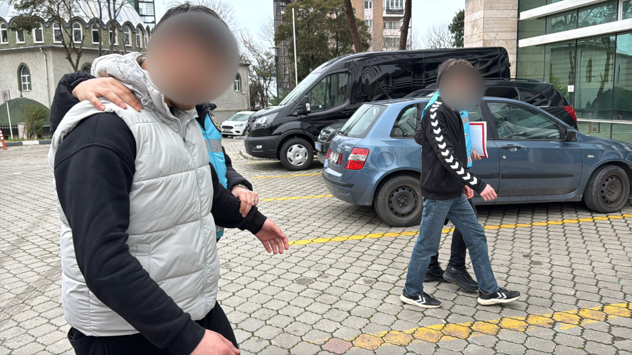 Trabzonspor'a taşlı saldırı düzenleyen 6 şüpheliden 5'i adliyede