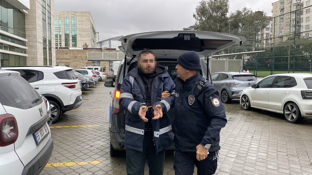 Aynı sokaktaki iki evi soyan hırsız yakalandı