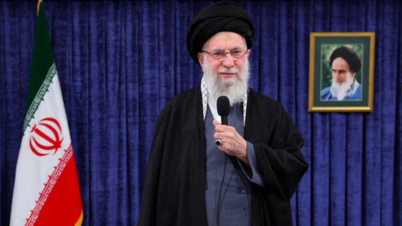 Hamaney'den İranlılara çağrı: Düşmanı umutsuzluğa sürükleyin