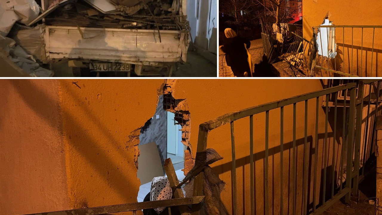Kamyonetin çarptığı evde tuğlaların altında kaldı
