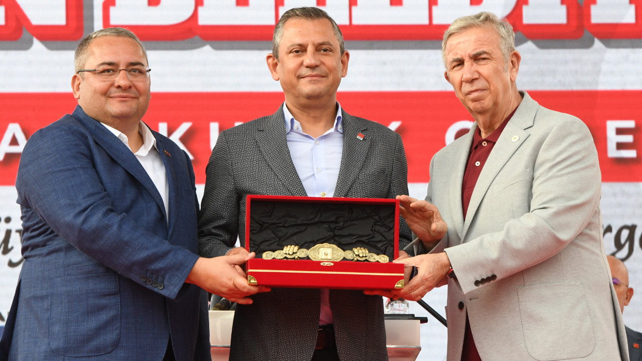 Mesajları ifşa etmişti: Özgür Özel hakkında suç duyurusunda bulundu