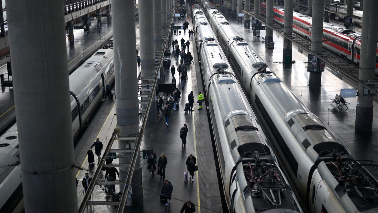 Ölümcül kazalardan sonra makinistler greve başladı