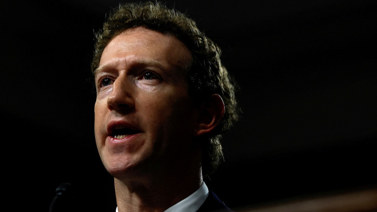 Facebook kurucusu vergiden kaçmak için taşınıyor