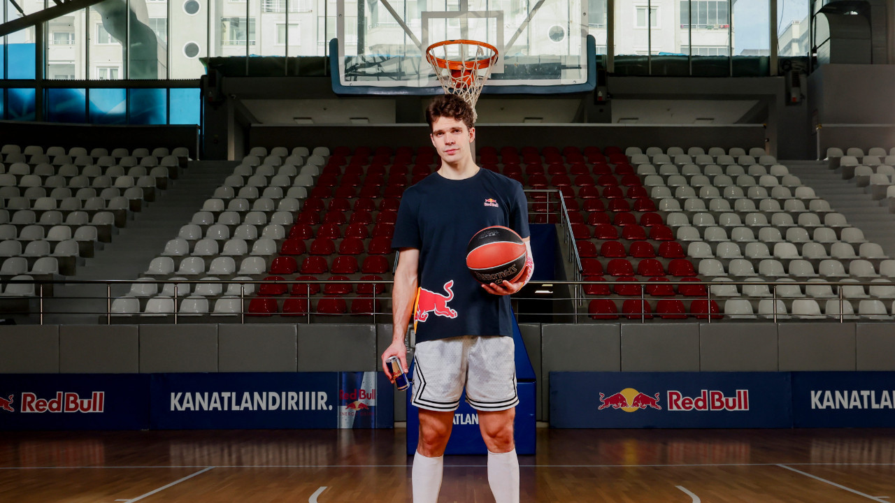 Fenerbahçe'nin milli yıldızı Red Bull sporcusu oldu