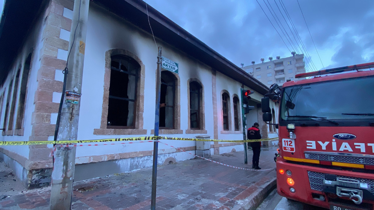 Devlet Bahçeli'nin okulu yandı