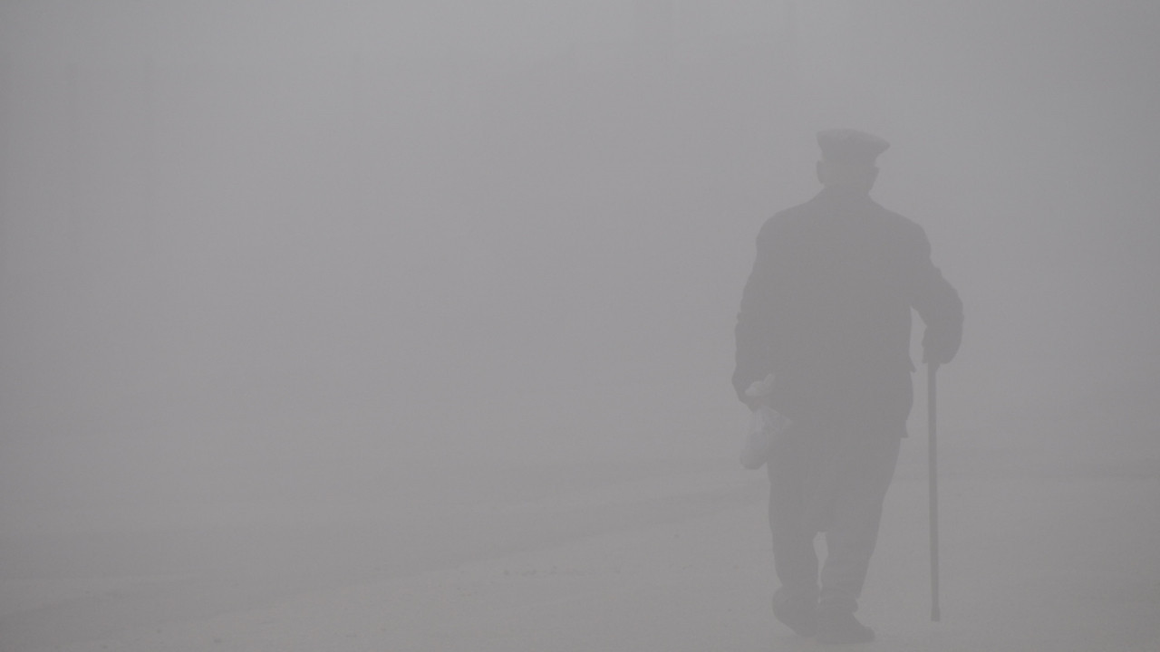 Mardin'de sis alarmı: Görüş mesafesi 10 metreye kadar indi