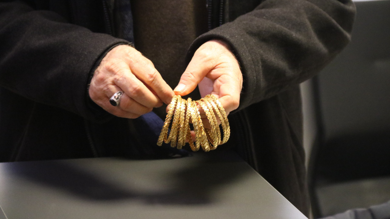 Milyonlarca lira dolandırıldı: Kendi ellerimle verdim