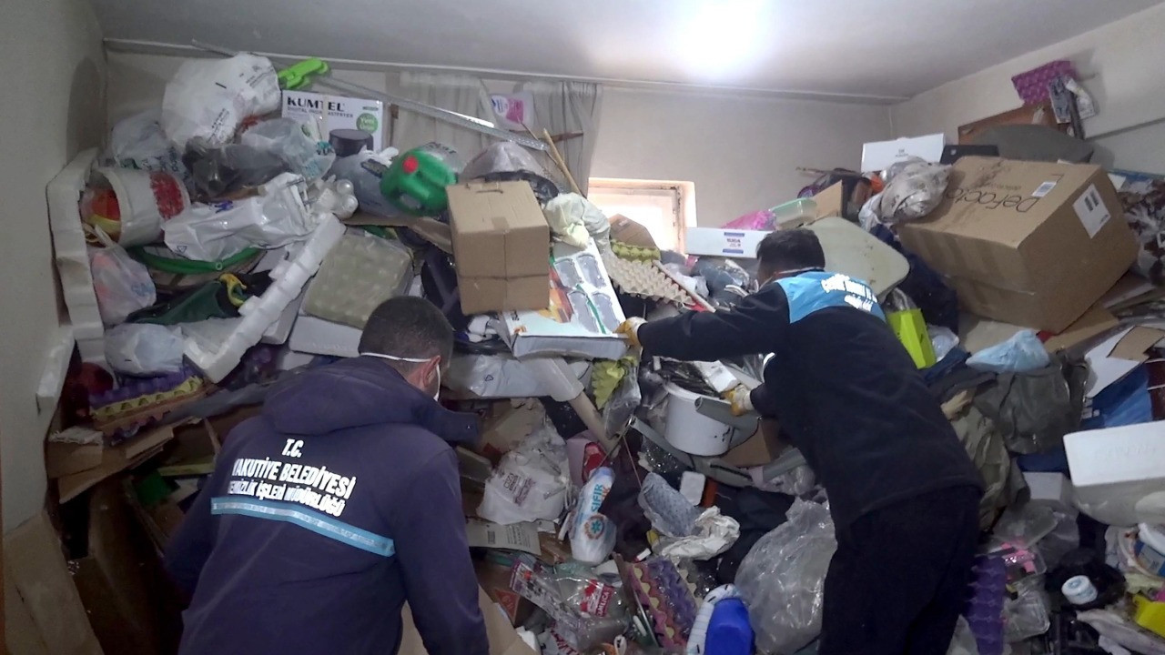 10 yıl boyunca evde biriktirdi, çıkanlar şaşkına çevirdi