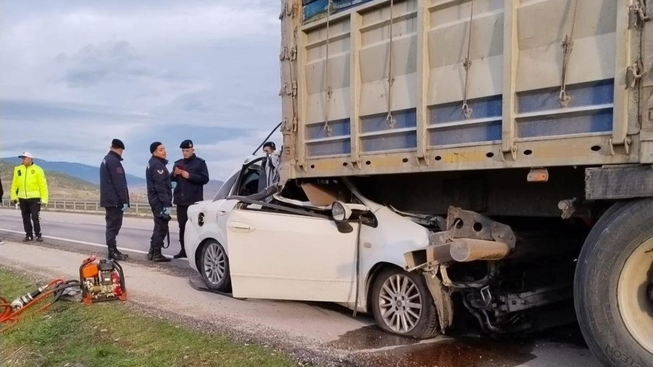 Cenazeye giderken yaşamını yitirdiler