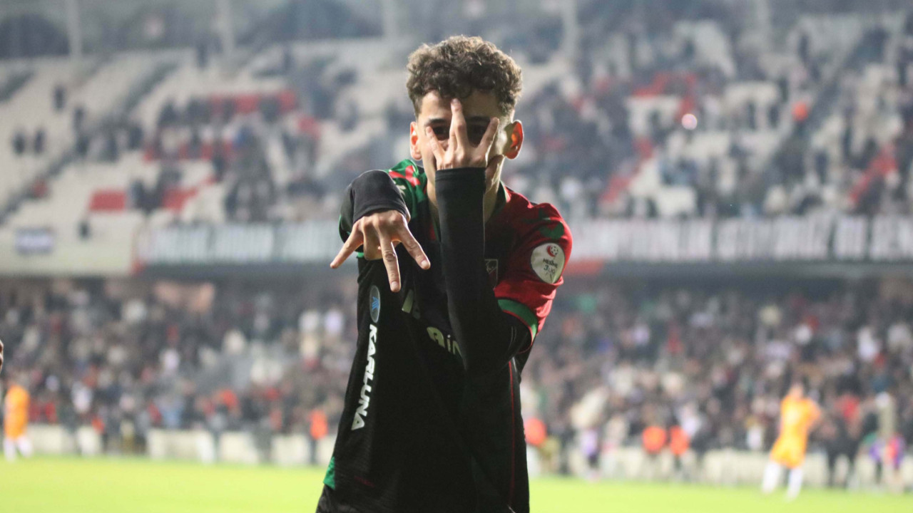 Fenerbahçe, Türk futbolunun 'yeni Arda Güler'ini aldı: Karşıyaka ile el sıkıştı