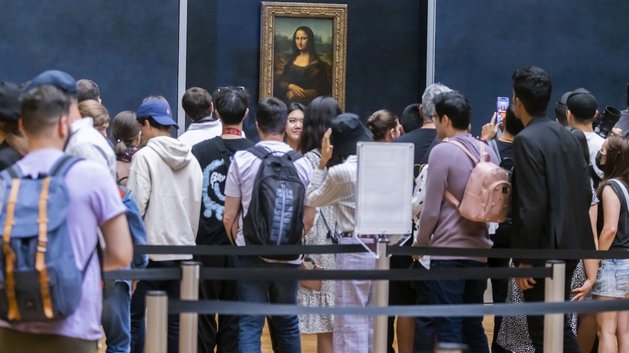 Louvre Müzesi'nde yeni kriz
