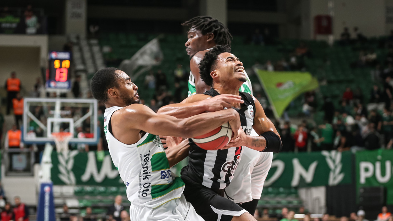 Beşiktaş, Bursaspor deplasmanında kazandı: 61-88
