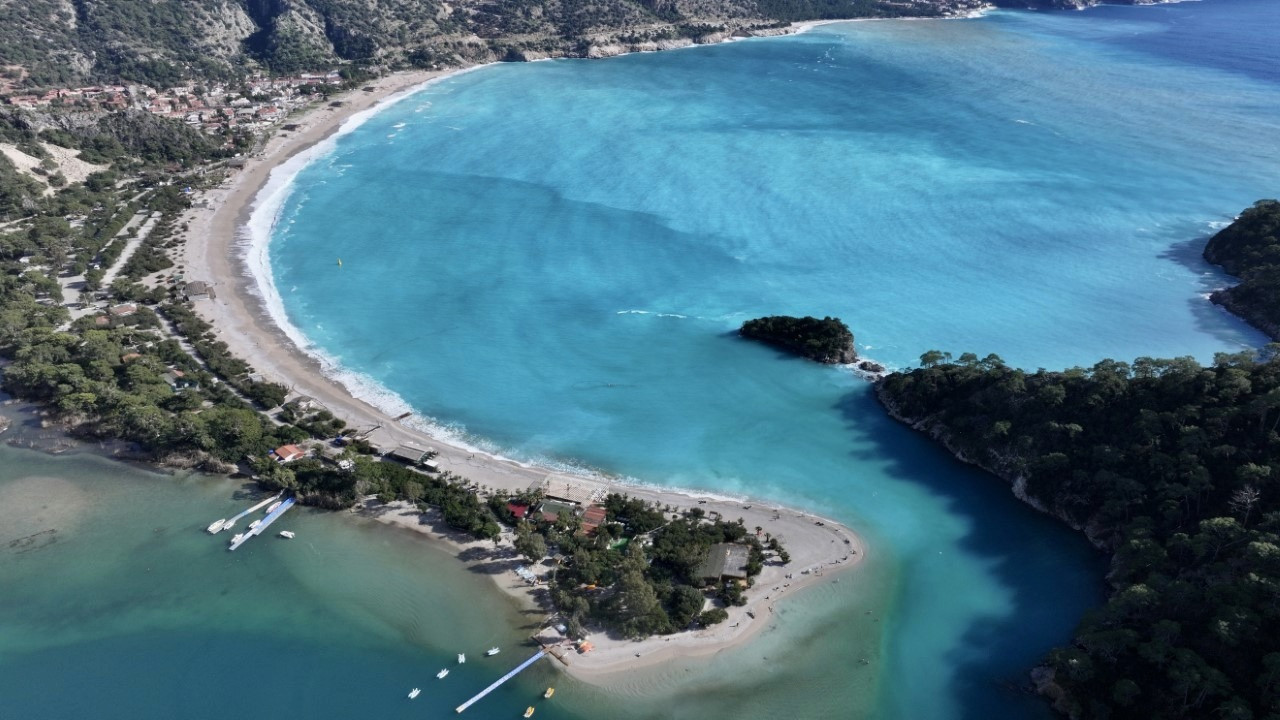 Ölüdeniz kış günü göz kamaştırdı