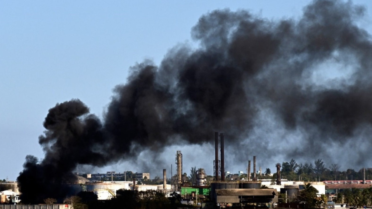 Petrol krizi yaşayan Küba’da korkutan yangın