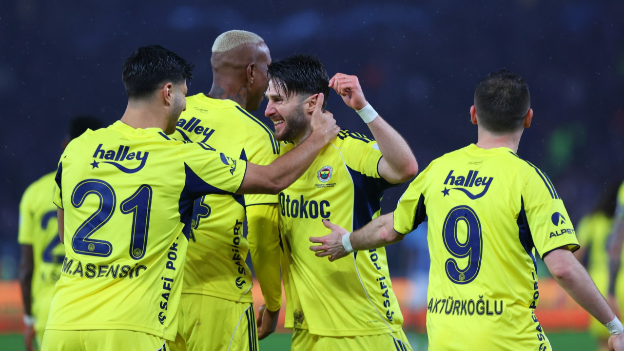 Fenerbahçe, Süper Lig'de ilk 5 sıranın lideri oldu: Büyüklerden 13 puan kopardı