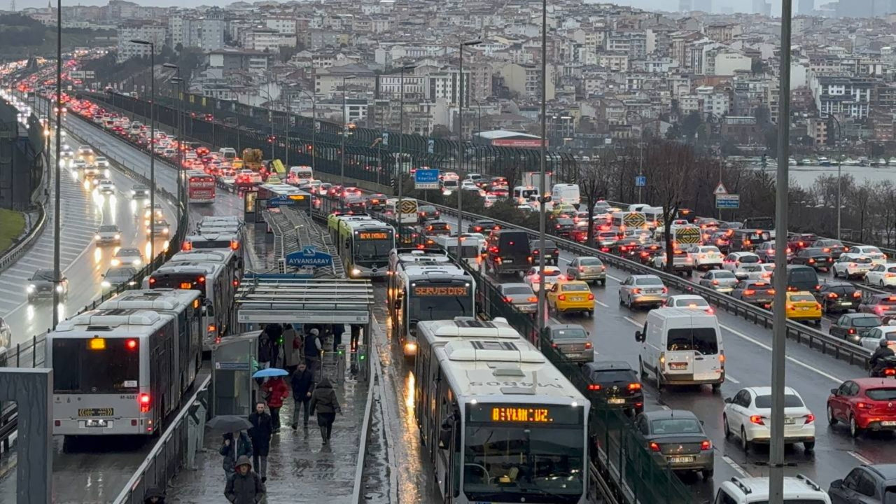 Anadolu yakasında trafik kilit