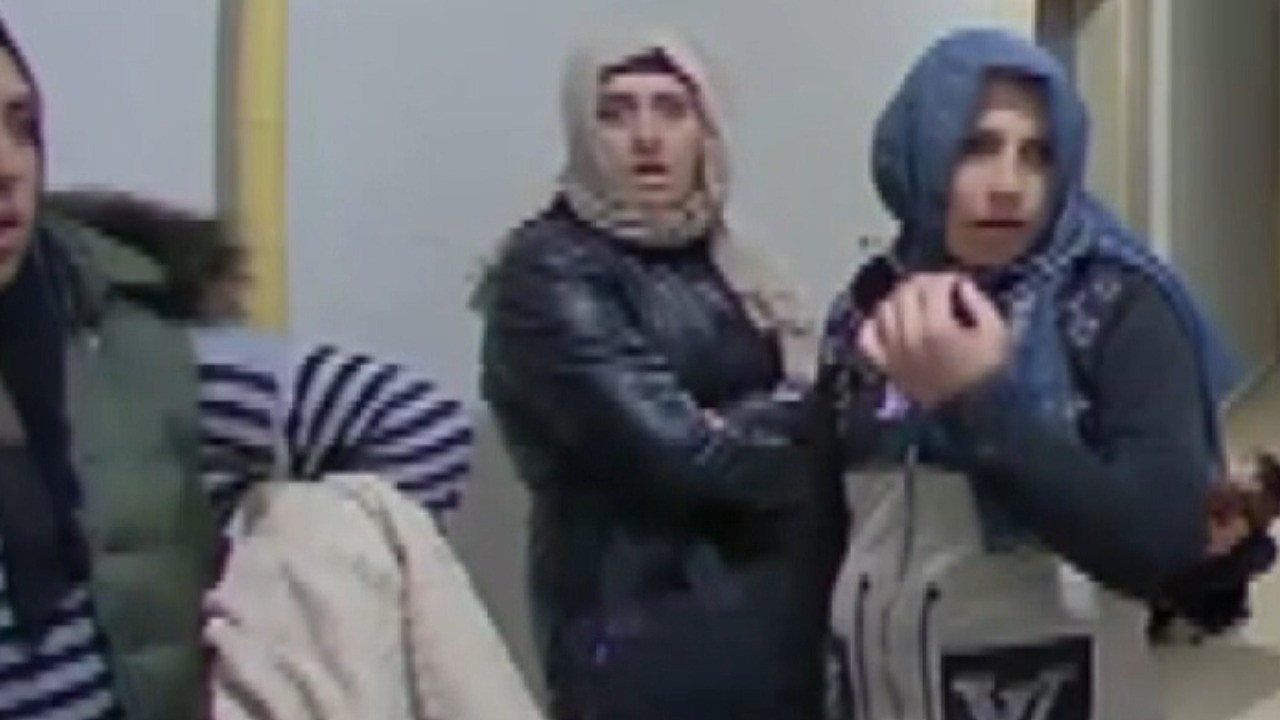 Mahallenin kabusu oldular! Kimlikle kapı açıyorlar