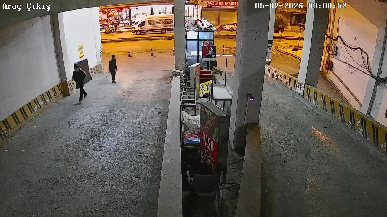 Rahat rahat takılırken yakalandılar: Sahibine geri verecektik