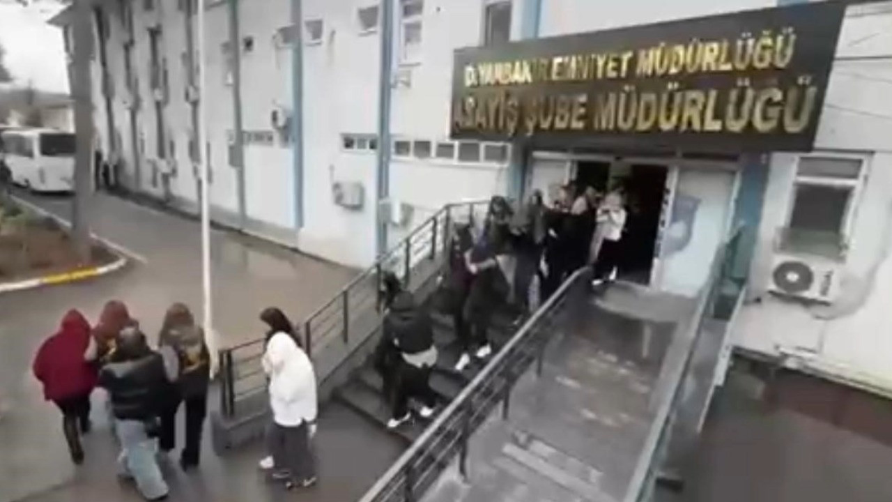 20 adrese fuhuş operasyonu: 12 tutuklama