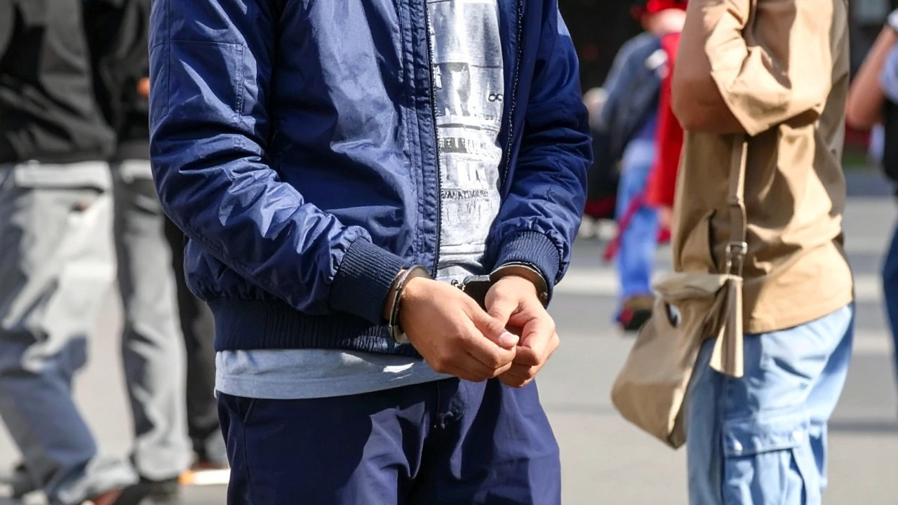 8 ilde eş zamanlı FETÖ operasyonu