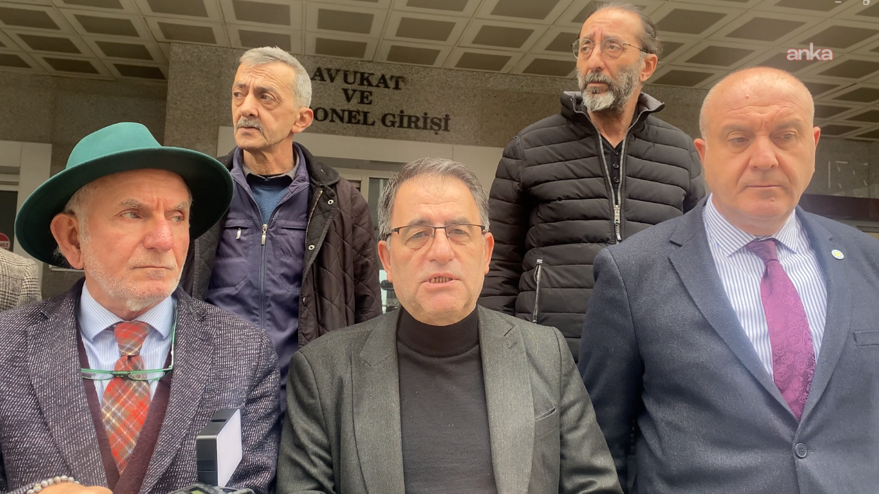 Gazeteciler tuvalet haberinden yargılanıyor