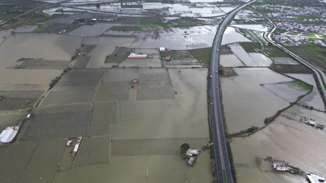 Gediz taştı, ova göl oldu