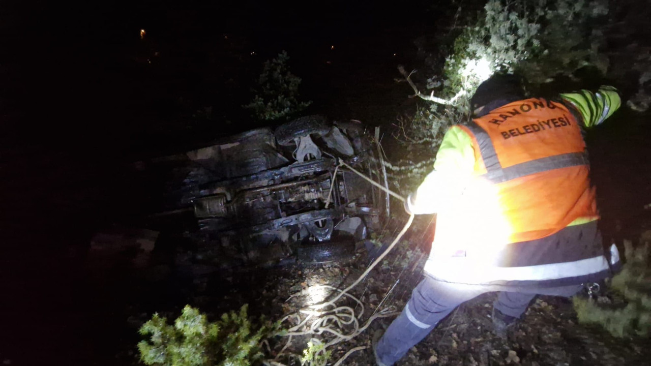 Otomobil 50 metreden uçtu: Ölü ve yaralılar var