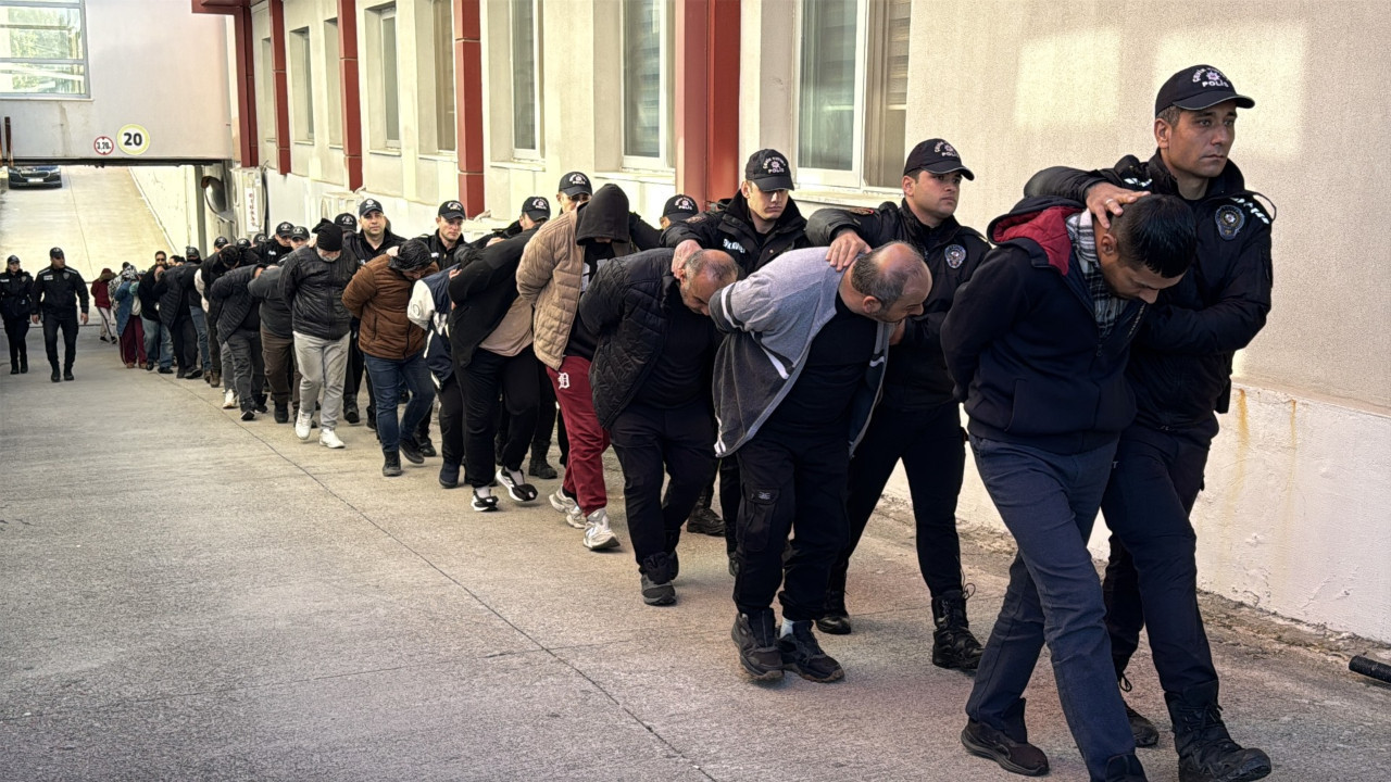 Doktorlar torbacı oldu: Onlarca kişi tutuklandı